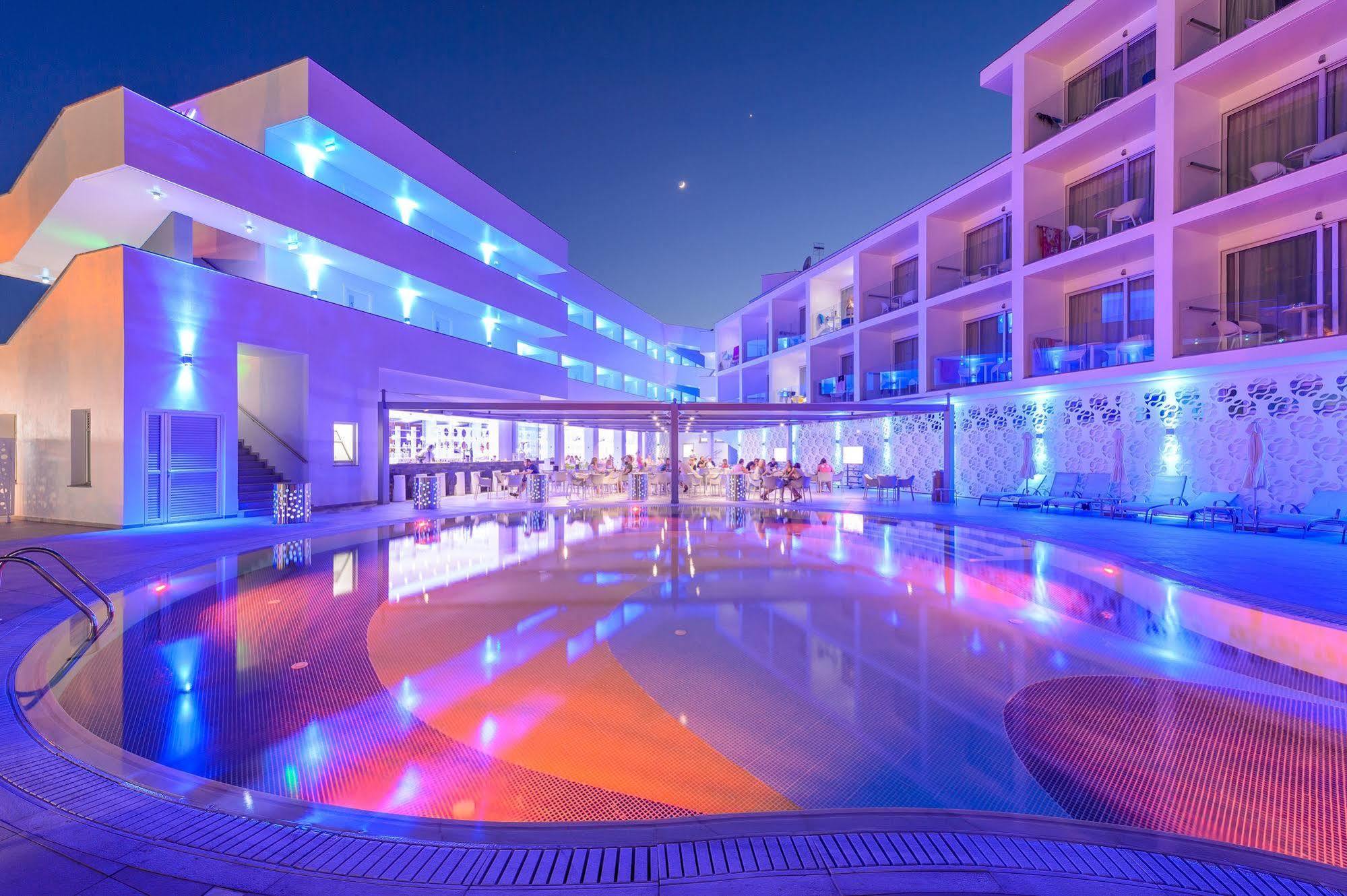 River Rock Hotel أيا نابا المظهر الخارجي الصورة